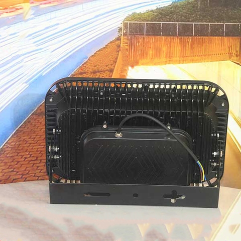 Đèn pha mắt lồi - viền 200W (4*50w)