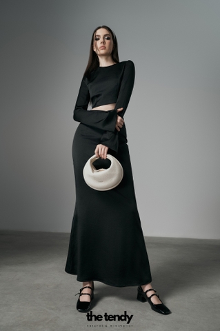 Áo croptop Irena tay dài màu đen , chất lụa mềm mịn, sang trọng