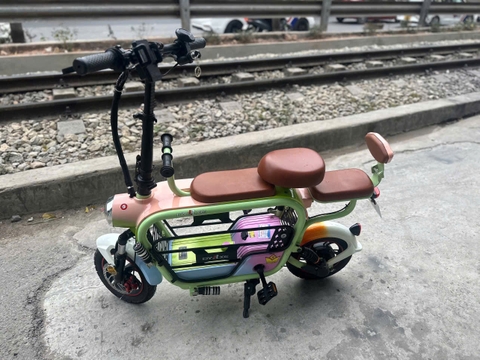 Xe điện mini chở em bé