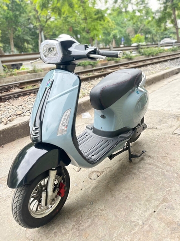 Xe điện vespa đèn vuông