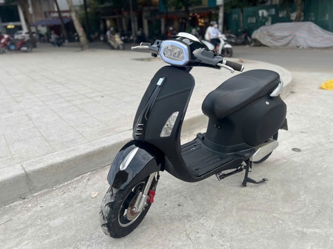 Xe điện vespa đèn vuông