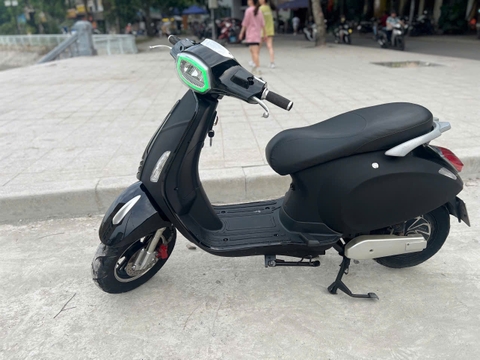 Xe điện vespa đèn vuông