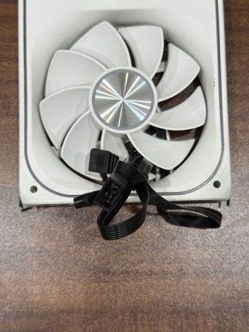 Fan led màu trắng ngược model: DTV 360-V3