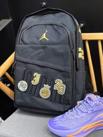 Balo Jordan huy hiệu