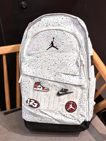 Balo Jordan huy hiệu