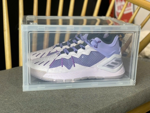 SNEAKER BOX