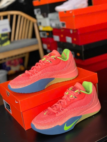 NIKE S.T FLARE