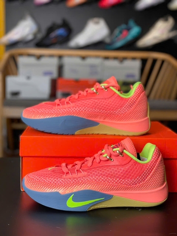 NIKE S.T FLARE