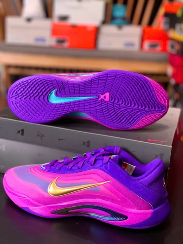 NIKE A'ONE