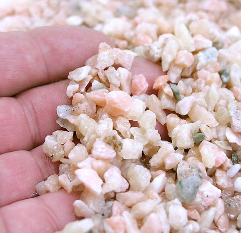 Sỏi lót nền hồ cá Medaka - GEX Cherry Pink Gravel for Killifish ( bao 1 kg)