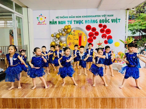 Tại sao nên khuyến khích bé đi Mầm non sớm?