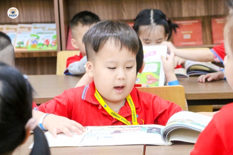 CÁC BÉ KINDERGARTEN VIỆT NAM HÀO HỨNG VỚI TRẢI NGHIỆM “LÀ HỌC SINH LỚP 1”