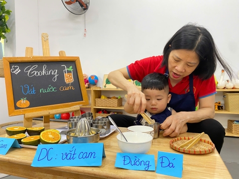 👏🏻 Bàn tay nhỏ bé ấy đang làm việc… nhưng trái tim thì đang lớn lên.