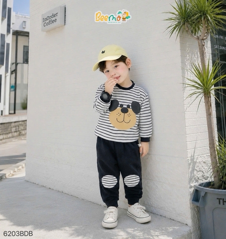 BỘ COTTON KẺ NGANG DÀI TAY IN HÌNH CHÚ CHÓ ĐÁP GỐI CHO BÉ