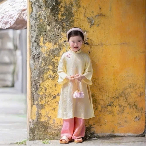 ÁO DÀI LỤA GẤM TONE VÀNG MƠ SIÊU XINH