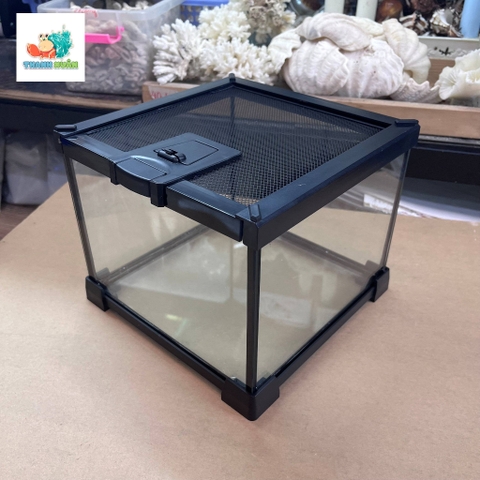 Chuồng kính 4ly kích thước nhiều kích thước khung nhựa