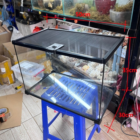 Chuồng kính 4ly kích thước nhiều kích thước khung nhựa