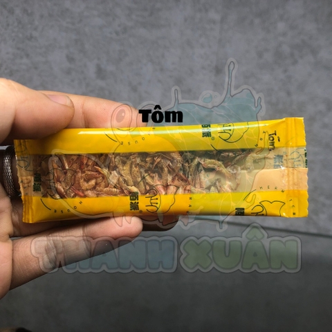 Thức ăn sấy khô gồm : cá hồi, tôm, khoai lang, cà rốt gói nhỏ 3g