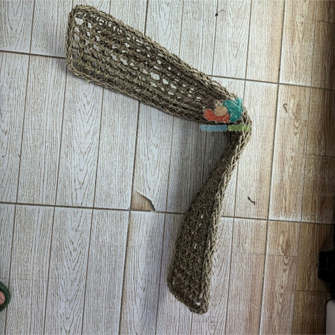 Tấm lưới cói làm hang trú và làm võng ngủ cho thú cưng nhỏ