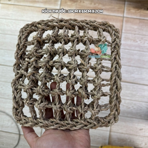 Tấm lưới cói làm hang trú và làm võng ngủ cho thú cưng nhỏ