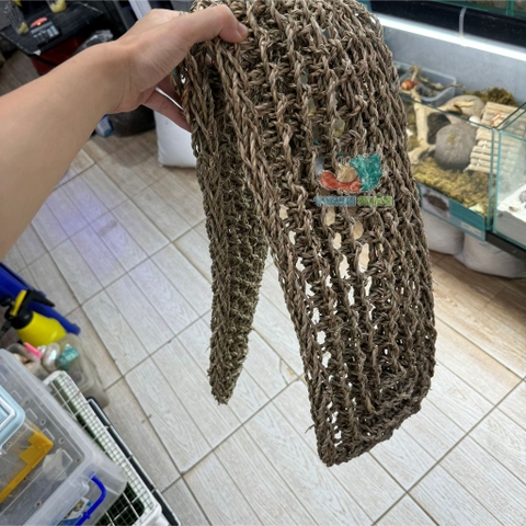 Tấm lưới cói làm hang trú và làm võng ngủ cho thú cưng nhỏ