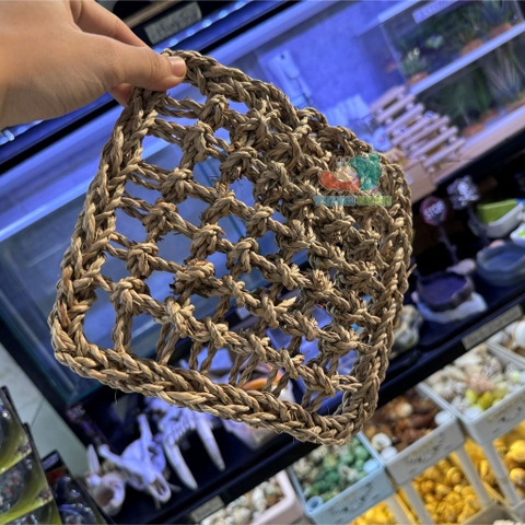 Tấm lưới cói làm hang trú và làm võng ngủ cho thú cưng nhỏ