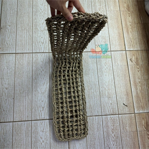 Tấm lưới cói làm hang trú và làm võng ngủ cho thú cưng nhỏ