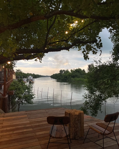 Lưu Ngay Top 10 Quán Cafe View "Hot" Nhất Hà Tĩnh: Từ Sang Chảnh Đến Chill Giữa Rừng Thông.