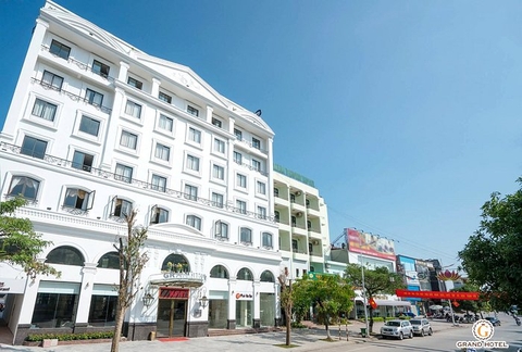 KHÁCH SẠN GRAND MÓNG CÁI