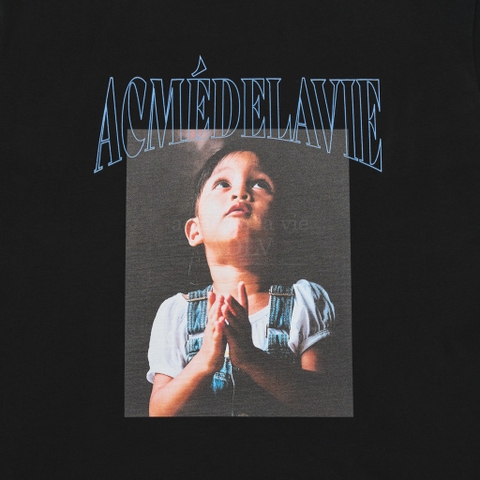 ADLV DTP PRAY GIRL BABY FACE SHORT SLEEVE T-SHIRT BLACK