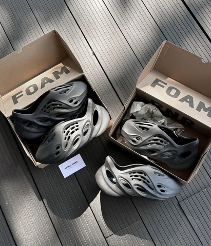 Adidas Yeezy Foam RNR Onyx 'Black' HP8739