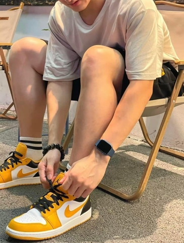 Jordan 1 Low Taxi