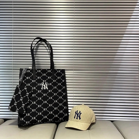MLB Monogram Diamond Jacquard Tote Bag New York Yankees Black