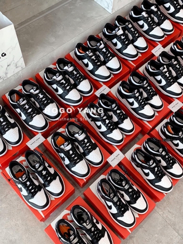 Nike Dunk Low Retro White Black Panda