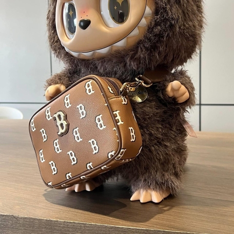 Túi MLB Big B Monogram Dia Boston 'Beige Brown' 7ACRM084N 43CAS