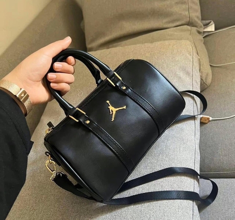 NIKE JORDAN DUFFLE BAG (SMALL) - Black | DR5595-010