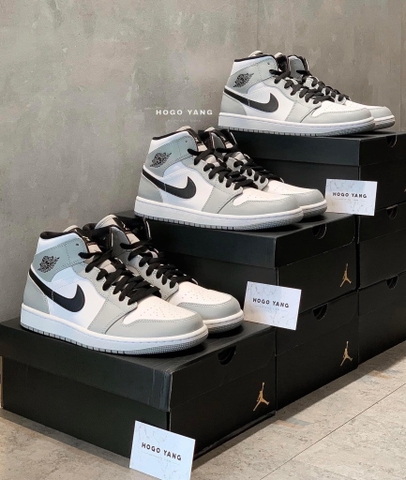 Jordan 1 Mid Light Smoke Grey