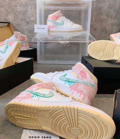 Jordan 1 Mid Features Paint Drip