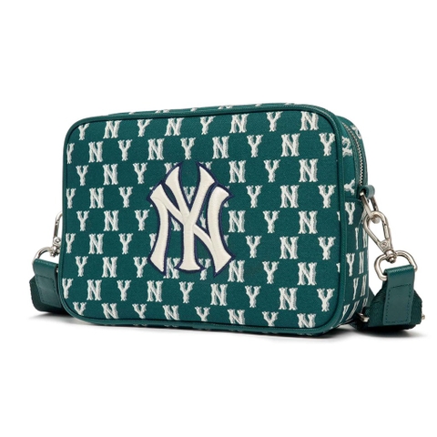 MLB CLASSIC MONOGRAM JACQUARD CROSS BAG NEW YORK YANKEES