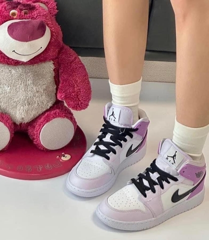 Nike Air Jordan 1 Mid 'Barely Grape' (GS) DQ8423-501