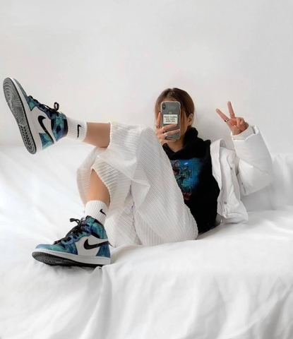 Jordan 1 Retro High Tie Dye