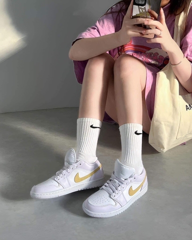 Nike Air Jordan 1 Low 'Barely Grape' (W) DC0774-501