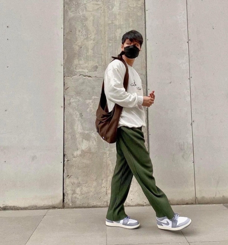Jordan 1 Low Vintage Grey