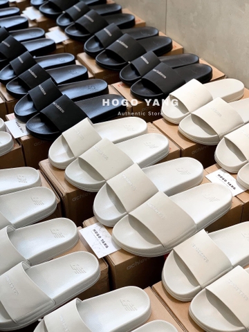 New Balance Basic Logo Ivory