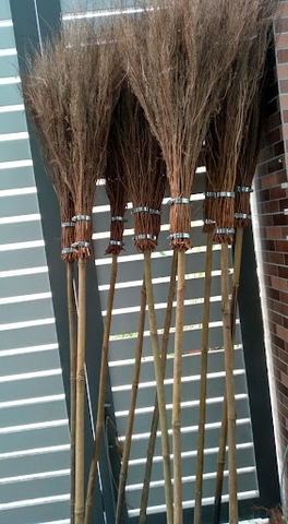 CHỔI XƯƠNG CÓ CÁN (CÁI)