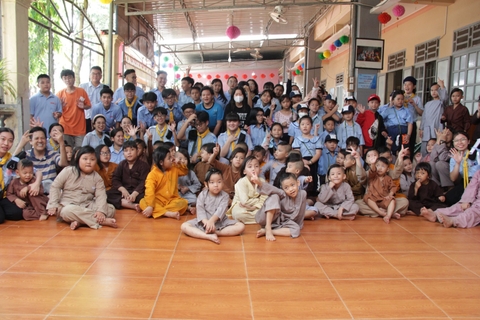 2023-06-24 Tặng quà từ thiện tại Mái ấm chùa Từ Ân (Tân Thành, Bà Rịa - Vũng Tàu)