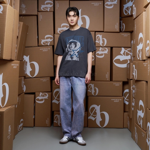 983 -  Áo ADLV Ae Logo Astronaut Artwork - Phi Hành Gia - Xám Than Chì - Code ADLV 24SS SSAAEA CHA [HÀNG CHÍNH HÃNG]