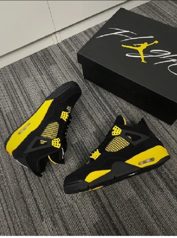 310 -  Giày Nike Air Jordan 4 Retro Thunder 2023 - 408452 017 [HÀNG CHÍNH HÃNG]