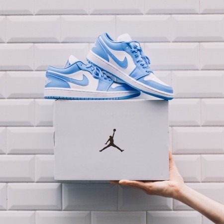 780 -  Giày Nike Air Jordan 1 Low University UNC AO9944 441 [HÀNG CHÍNH HÃNG]