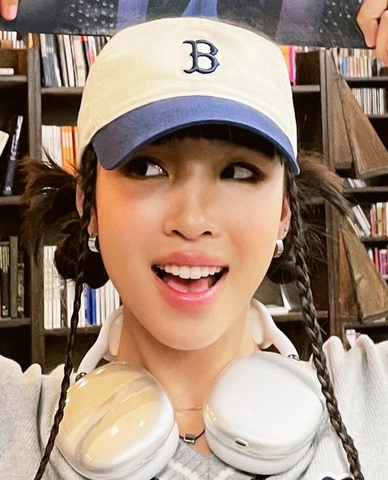 439 -  Nón MLB Unstructured Ball cap - Trắng Kem Xanh Dương - B Xanh Dương [HÀNG CHÍNH HÃNG]